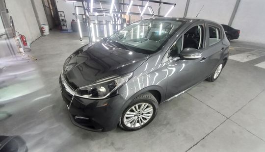 Peugeot • 208