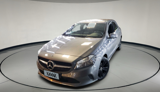 Mercedes Benz • Clase A