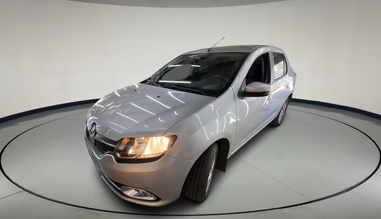Renault • Logan