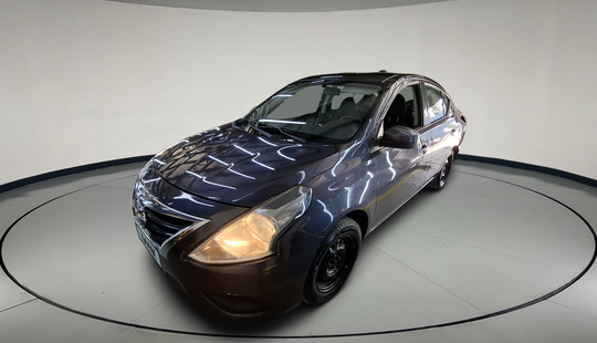 Nissan • Versa
