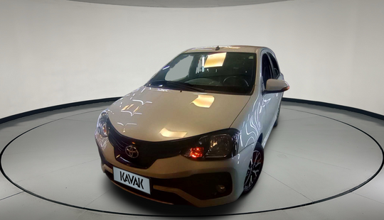 Toyota • Etios