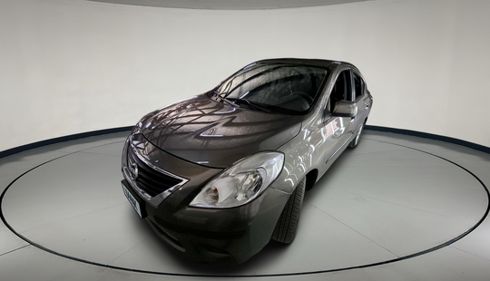 Nissan • Versa