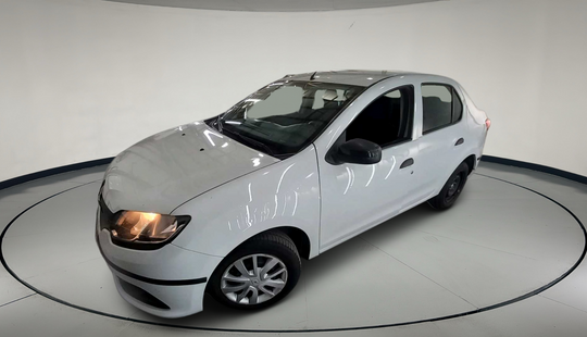 Renault • Logan