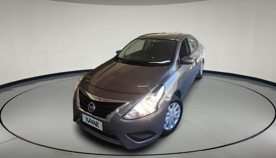Nissan • Versa