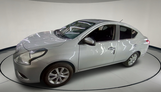 Nissan • Versa