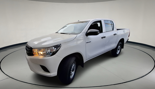 Toyota • Hilux