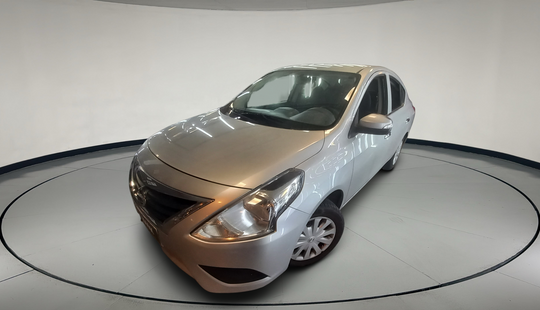 Nissan • Versa