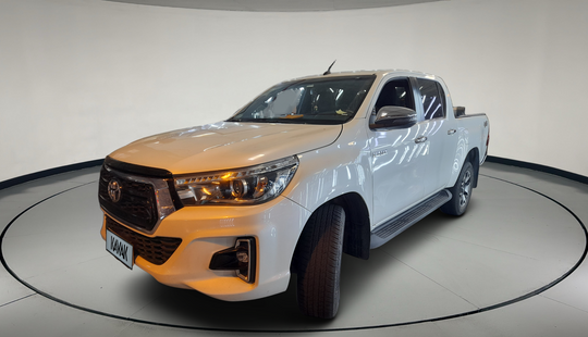 Toyota • Hilux