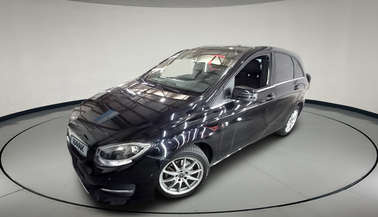 Mercedes Benz • Clase B