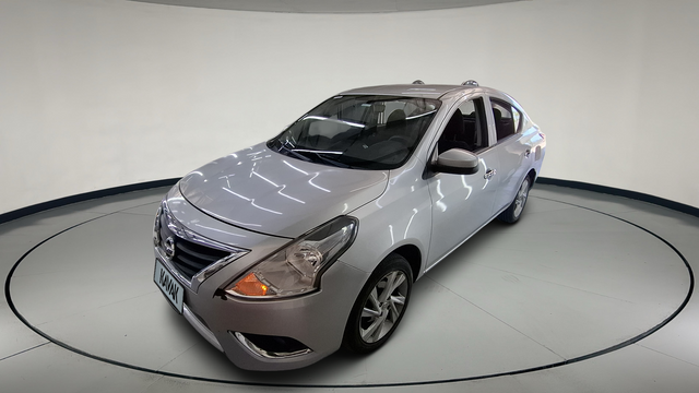 Nissan • Versa