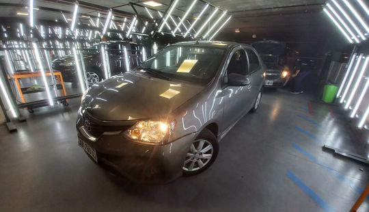 Toyota • Etios