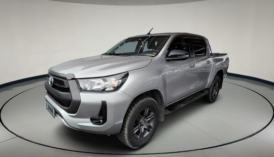 Toyota • Hilux