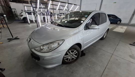 Peugeot • 307