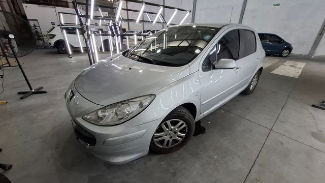 Peugeot • 307