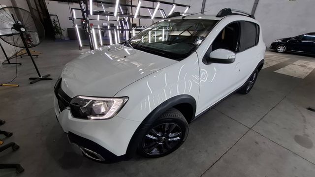 Renault • Sandero Stepway