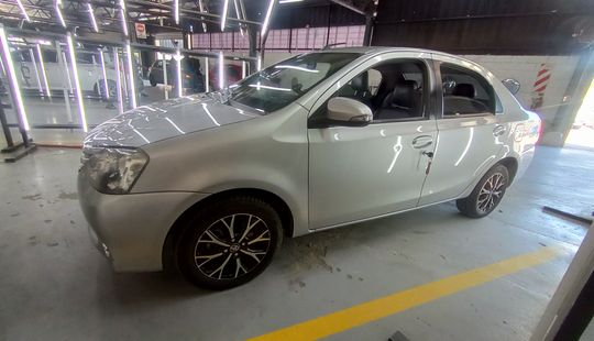 Toyota • Etios