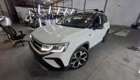 Volkswagen • Taos