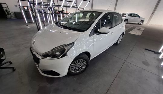Peugeot • 208