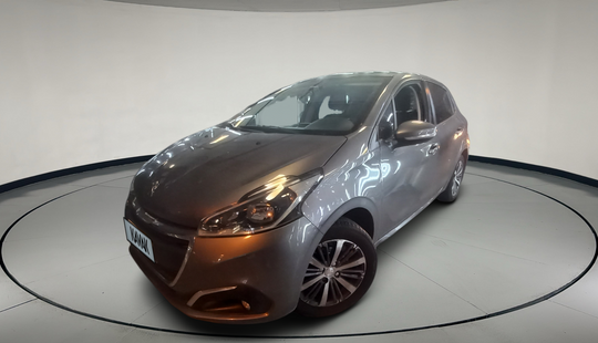 Peugeot • 208