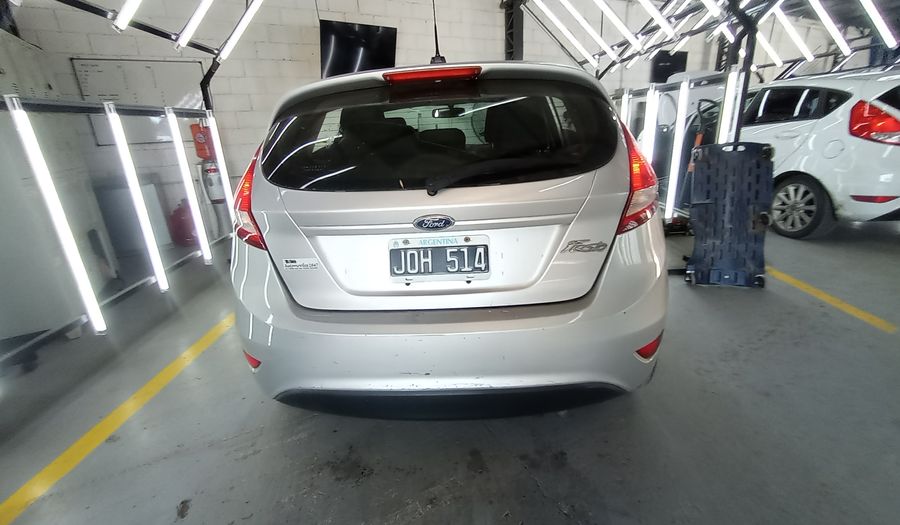 Ford Fiesta Kinetic Design 1.6 16V TITANIUM Hatchback 2011
