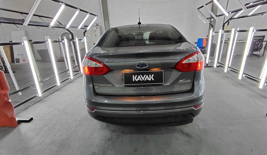 Ford Fiesta Kinetic Design 1.6 TITANIUM Sedan 2013