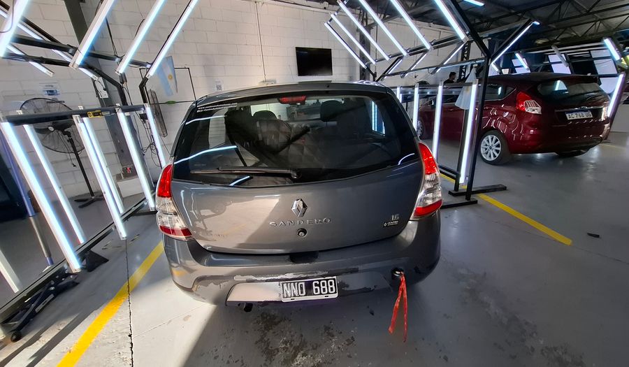 Renault Sandero 1.6 8V AUTHENTIQUE PACK I Hatchback 2014