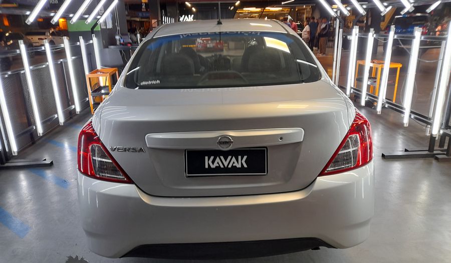 Nissan Versa 1.6 SENSE Sedan 2018