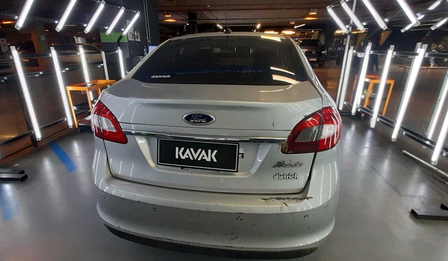 Ford Fiesta 1.6 16V TREND PLUS Sedan 2012