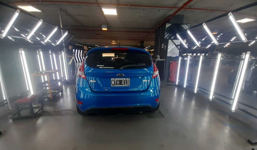 Ford Fiesta Kinetic Design 1.6 16V TITANIUM Hatchback 2013