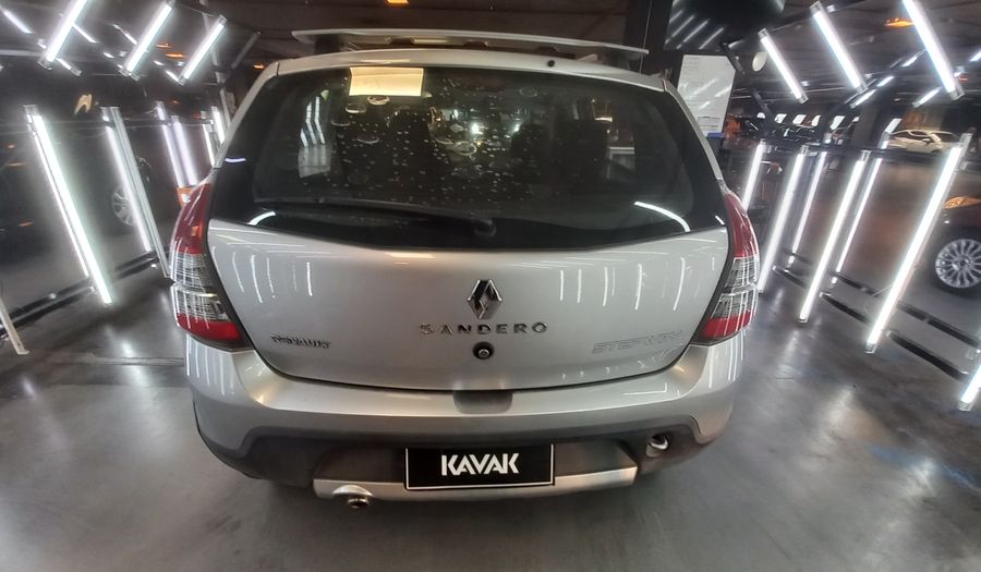 Renault Sandero Stepway 1.6 STEPWAY PRIVILEGE NAV Hatchback 2013