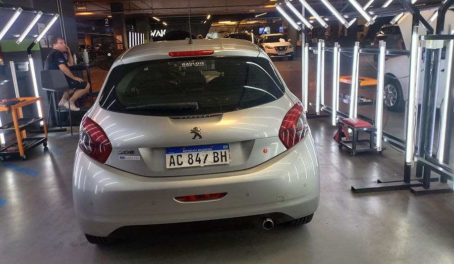 Peugeot 208 1.6 ALLURE Hatchback 2018