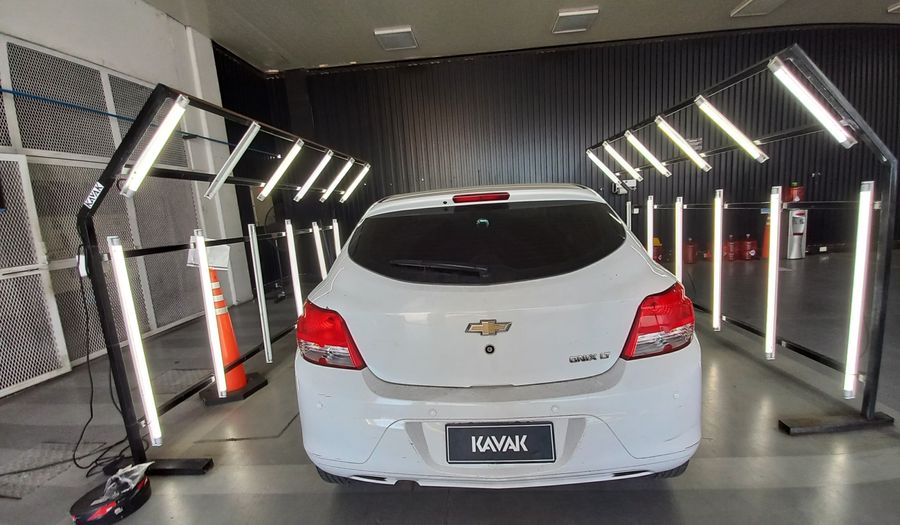 Chevrolet Onix 1.4 LT Hatchback 2013