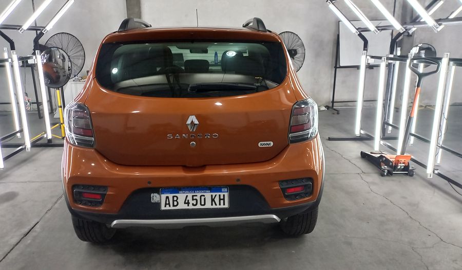 Renault Sandero Stepway 1.6 STEPWAY PRIVILEGE Hatchback 2017