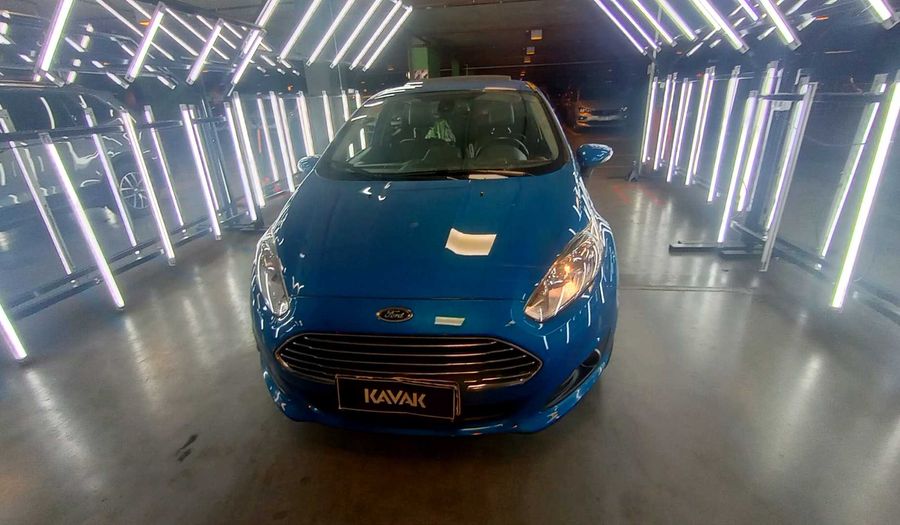 Ford Fiesta Kinetic Design 1.6 16V TITANIUM Hatchback 2017