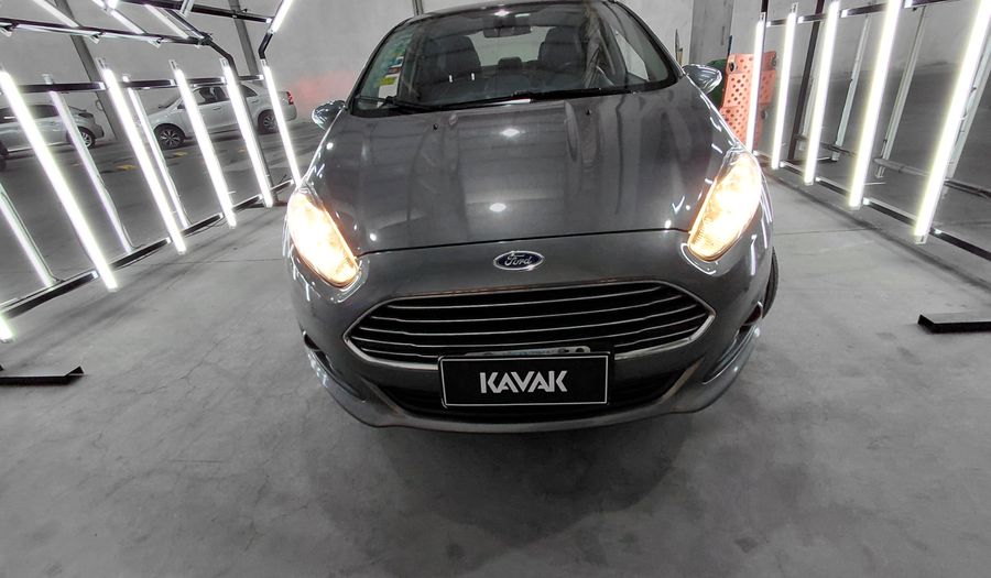 Ford Fiesta Kinetic Design 1.6 TITANIUM Sedan 2013