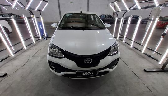Toyota • Etios