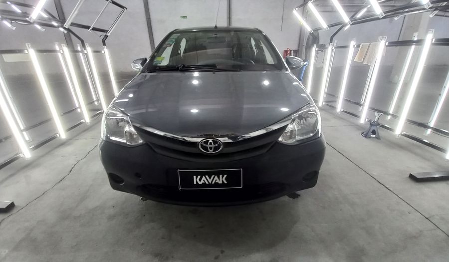 Toyota Etios 1.5 XLS Hatchback 2013