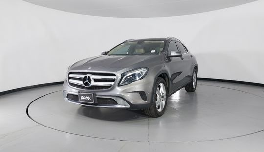 Mercedes Benz • Clase GLA