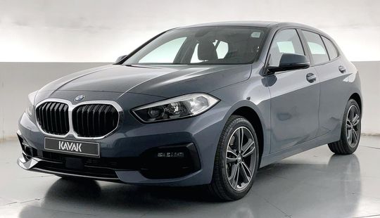 BMW 120i Sport Line-2021