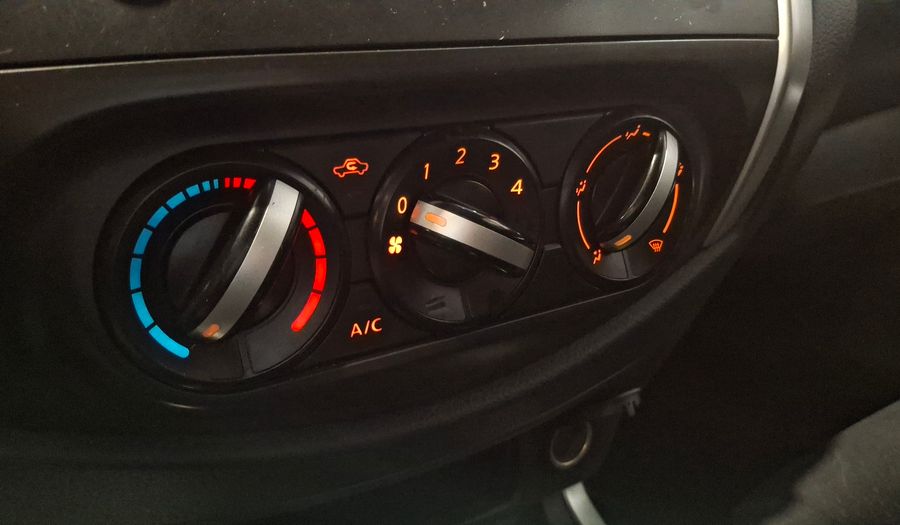 Nissan Np300 2.5 XE Pickup 2017