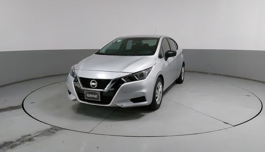 Nissan • Versa