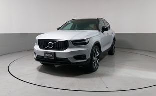 Volvo • XC40