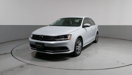 Volkswagen • Jetta