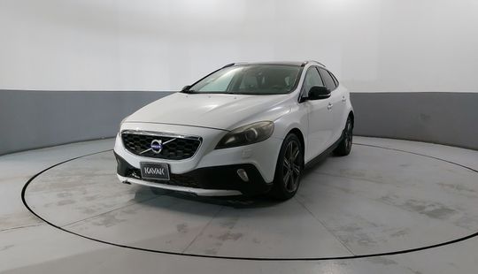 Volvo • V40