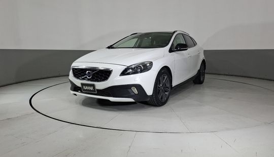 Volvo • V40