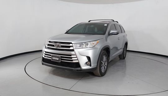 Toyota • Highlander