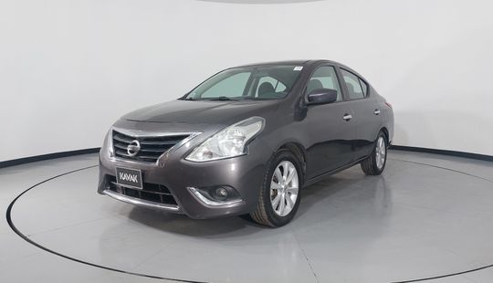 Nissan • Versa