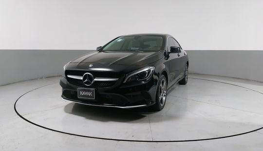 Mercedes Benz • Clase CLA