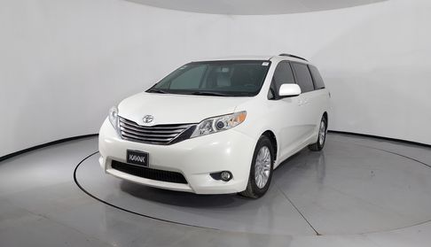 Toyota Sienna 3.5 XLE AT Minivan 2017