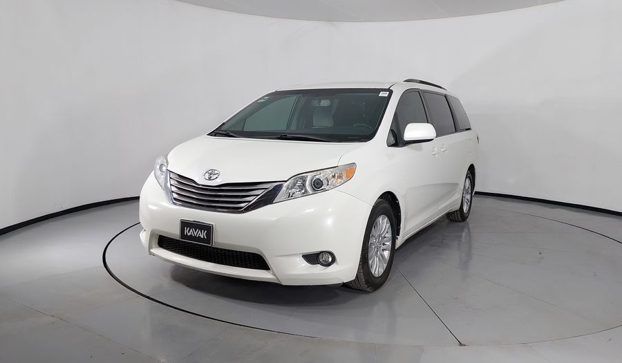 Toyota Sienna 3.5 XLE AT Minivan 2017